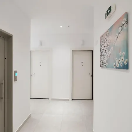 Apartment New Penthouse With Great View